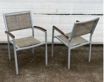 34 stuks luxe textileen stapelbare horeca terras stoelen beschikbaar voor biedingen