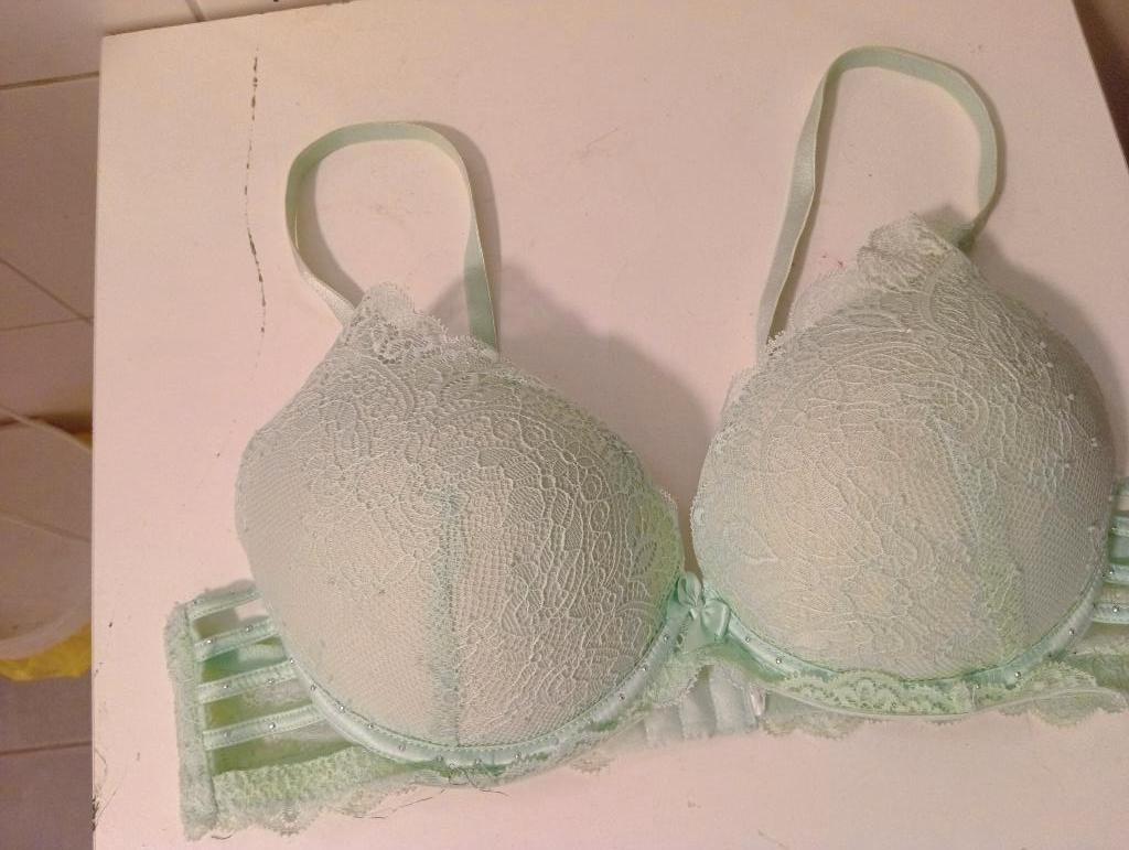 Mintgroene BH  Strappy Design 6 bandjes & Strass 80, Kleding | Dames, Ondergoed en Lingerie, Onbekend, Ophalen of Verzenden, Groen