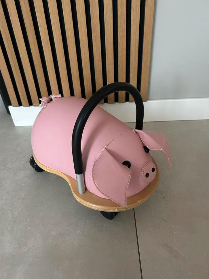 Wheelybug Loopauto - Varken, Kinderen en Baby's, Speelgoed | Buiten | Voertuigen en Loopfietsen, Gebruikt, Loopvoertuig, Ophalen