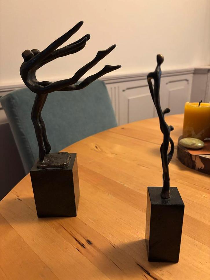 Twee bronzen beeldjes van Corrie Ammerlaan, Antiek en Kunst, Kunst | Beelden en Houtsnijwerken, Ophalen of Verzenden