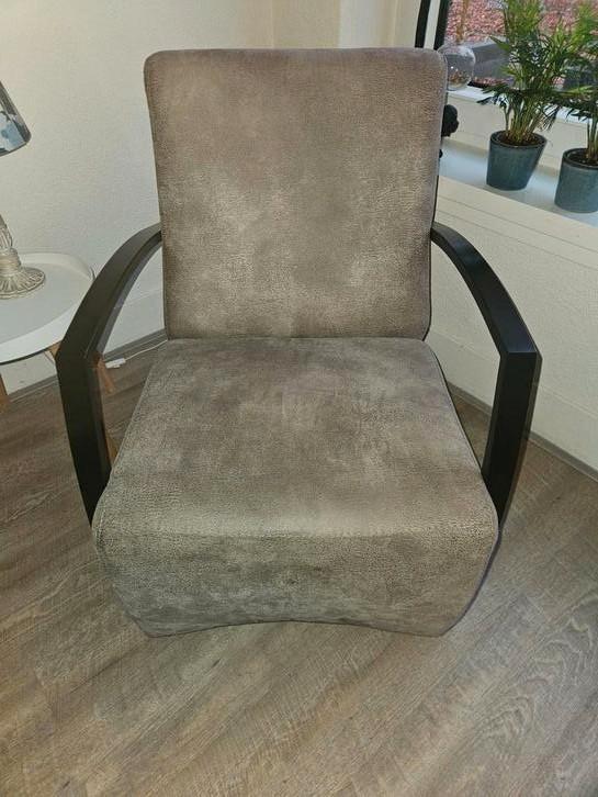 pronto wonen, Huis en Inrichting, Stoelen, Zo goed als nieuw, Eén, Grijs, Ophalen