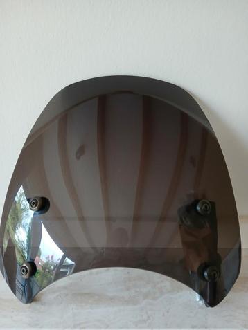Klein flyscreen voor Moto Guzzi V7 850 beschikbaar voor biedingen