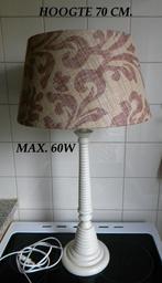 TAFELLAMP MET BAROK KAP EN HOUTEN VOET, Hout, Gebruikt, Landelijk, romantisch, Ophalen of Verzenden