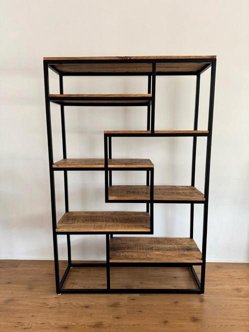 Industriële mango houten kast, Huis en Inrichting, Kasten | Wandmeubels, Zo goed als nieuw, Minder dan 150 cm, 25 tot 50 cm, Metaal