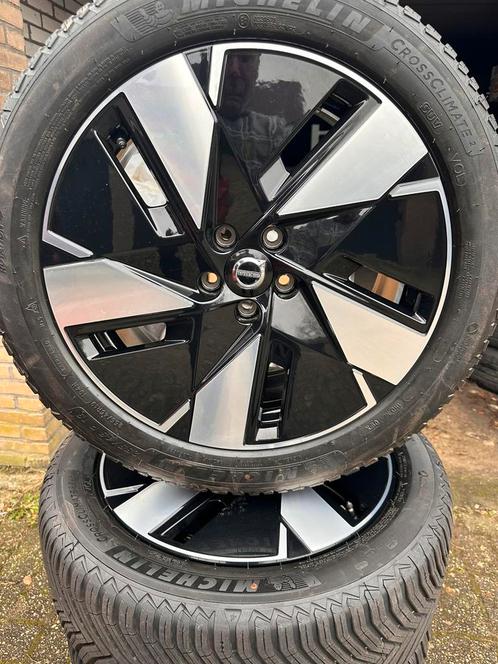 Volvo (Lynk&Co) Originele All Seassons Set xc40-V90Cc, Auto-onderdelen, Banden en Velgen, Banden en Velgen, Winterbanden, 19 inch