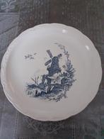 Twee Witte BP , Diner Borden met Molen.  24 cm., Ophalen, Gebruikt, Bord(en), Overige stijlen