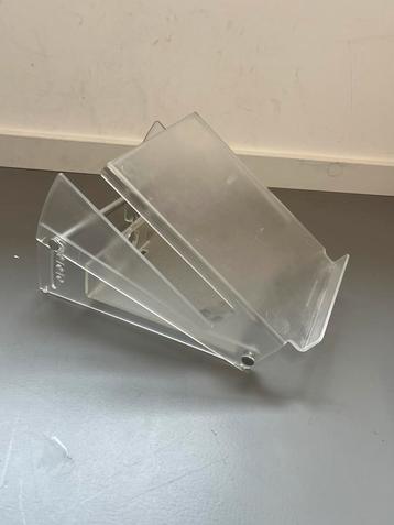 Laptop standaard beschikbaar voor biedingen