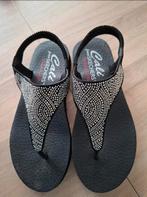 Nieuw cali skechers slippers maat 39 met strassteentjes, Kleding | Dames, Schoenen, Skechers, Zwart, Nieuw, Ophalen of Verzenden