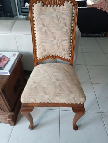 4x comfortabele zit  eiken stoelen neutrale bekleding  beschikbaar voor biedingen