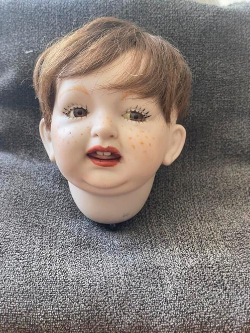 Erg mooi apart jongens koppie met tandjes en haar, Verzamelen, Poppen, Zo goed als nieuw, Pop, Ophalen of Verzenden