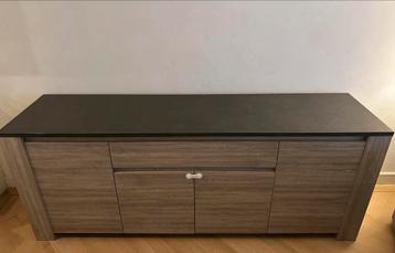 Dressoir beschikbaar voor biedingen