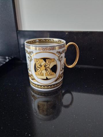 Originele Versace Letter Mokken K T J beschikbaar voor biedingen