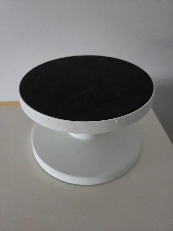 Taart Decoratie Plateau - Draaiplateau, Huis en Inrichting, Keuken | Tupperware, Nieuw, Overige typen, Wit, Ophalen