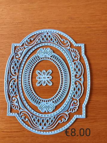 Diverse snijmallen voor cuttlebug of double do beschikbaar voor biedingen