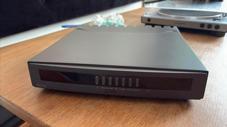 Quad elite fm tuner, Audio, Tv en Foto, Professionele Audio-, Tv- en Video-apparatuur, Zo goed als nieuw, Ophalen