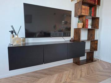 Zwarte tv-meubel €40