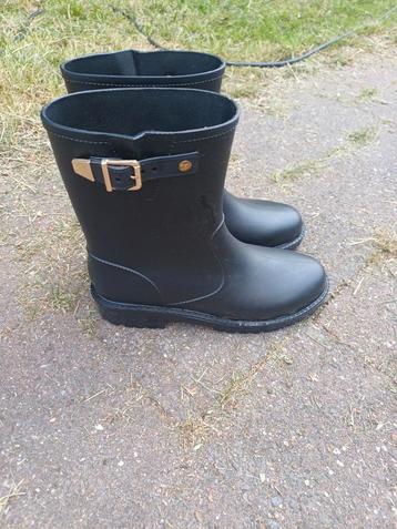Dames Regenlaarzen te koop beschikbaar voor biedingen