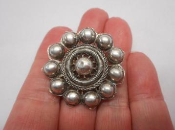 Zilveren antieke Zeeuwse knoppen broche nr.2003 beschikbaar voor biedingen