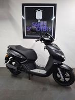 Peugeot Kisbee 2020 Black Edition 45km, Fietsen en Brommers, Scooters | Peugeot, Ophalen, Gebruikt, Overige modellen, Maximaal 45 km/u