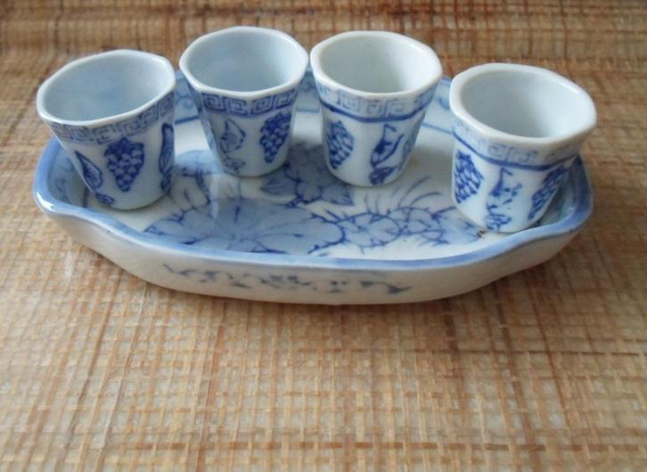 Porseleinen Dienblad met 4 thee napjes., Verzamelen, Speelgoed, Zo goed als nieuw, Ophalen of Verzenden