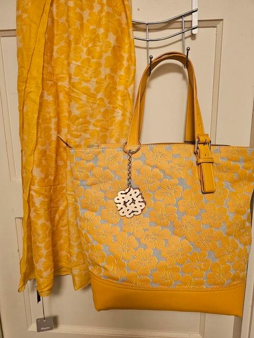 Italiaanse strandtas Bata met cotton sjaal/pareo NIEUW!!!, Sieraden, Tassen en Uiterlijk, Tassen | Damestassen, Nieuw, Overige typen