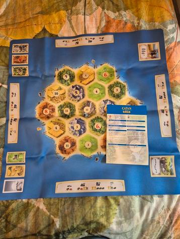 Catan playmat Gold beschikbaar voor biedingen