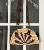 Rieten zomers tasje (half moon) stro/sissal/rotan/raffia, Ophalen of Verzenden, Zo goed als nieuw, Bruin, Schoudertasje