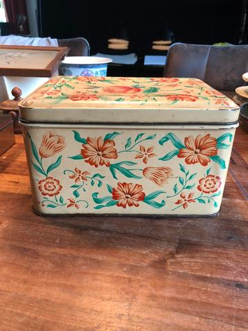 Vintage blik bloemen rechthoekig lxbxh 16x22x13 vm beschikbaar voor biedingen