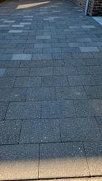 Gratis af te halen. Ongeveer 100 stiks. Maat20x30., Tuin en Terras, Ophalen, Gebruikt, Klinkers, 10 m² of meer