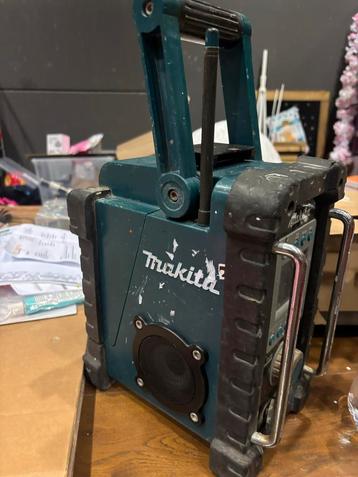 Makita Bouwradio - geen kabels beschikbaar voor biedingen