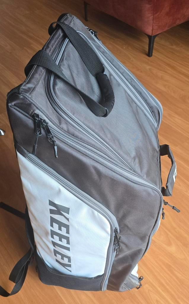 Keeley wheelie duffle incl. free GM Icon 606 Academy (Youth), Sport en Fitness, Overige Sport en Fitness, Ophalen of Verzenden