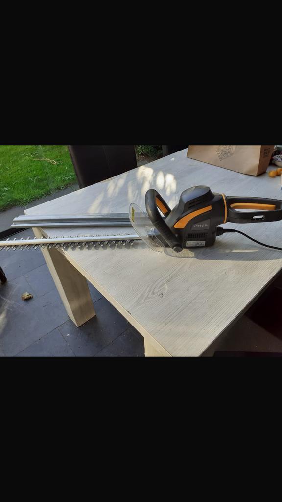 Stiga Heggenschaar  1 keer gebruikt, Tuin en Terras, Heggenscharen, Gebruikt, Elektrisch, Ophalen of Verzenden