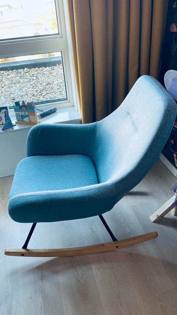 Jysk Schommelstoel - Comfortabel en Stijlvol!, Huis en Inrichting, Fauteuils, Gebruikt, Hout, 50 tot 75 cm, 75 tot 100 cm, Ophalen