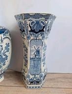 Mooie Boch kaststelset
Buitenste vazen 23,5 x 12,5 cm
Middel, Antiek en Kunst, Antiek | Vazen, Ophalen of Verzenden