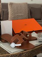 Hermès Oran Sandalen, Kleding | Dames, Schoenen, Ophalen of Verzenden, Nieuw, Bruin, Slippers