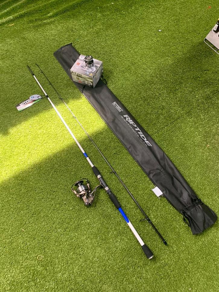 Nieuwe Mitchell zeebaarshengel + molen, 2.40m 10-35 gr, Watersport en Boten, Hengelsport | Zeevissen, Nieuw, Complete set, Ophalen of Verzenden