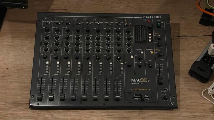 Ecler MAC90V Mengpaneel - Gebruikt, Muziek en Instrumenten, Mengpanelen, Gebruikt, 10 tot 20 kanalen, Microfooningang, Ophalen of Verzenden