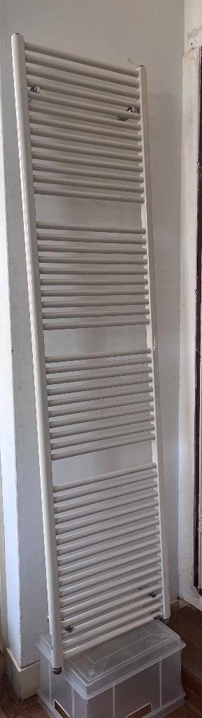 Badkamerradiator / handdoekradiator Vasco, Doe-het-zelf en Verbouw, Verwarming en Radiatoren, Gebruikt, Radiator, 80 cm of meer