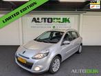 Renault Clio Estate 1.2TCE Sélection Busines Sport|Trekhaak, Auto's, Renault, Voorwielaandrijving, Gebruikt, Zwart, 4 cilinders