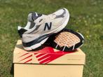 New Balance 990v3 Teddy Santis Moonbeam (42,5 / 42.5 / US9), Ophalen of Verzenden, Nieuw, Wit, New Balance