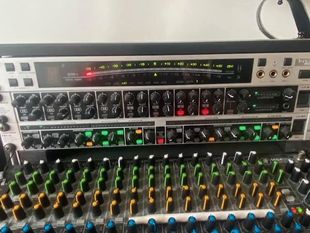 Begringer Composer PRO-XL MDX 2600 V2, Muziek en Instrumenten, Effecten, Zo goed als nieuw, Compressor, Ophalen