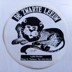 Oude sticker.  DE ZWARTE LEEUW.   Torhout., Ophalen of Verzenden, Zo goed als nieuw, Overige typen