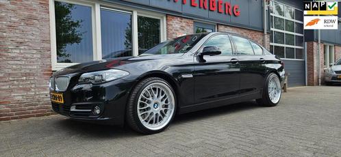 BMW 5-serie 550xi 450PK! Leer! NAP! Xenon! 20INCH! Nette Aut, Auto's, BMW, Bedrijf, Te koop, 5-Serie, 360° camera, 4x4, ABS, Airbags