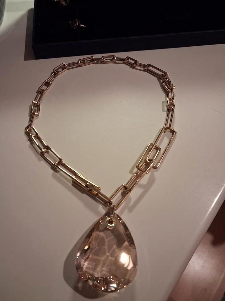 Swarovski Parallele Desert Glow ketting & oorbellen, Sieraden, Tassen en Uiterlijk, Kettingen, Zo goed als nieuw, Overige materialen