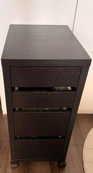 Micke Ladekast - Zwarte Hout Look, Huis en Inrichting, Kasten | Ladekasten, Zo goed als nieuw, Minder dan 100 cm, Minder dan 50 cm