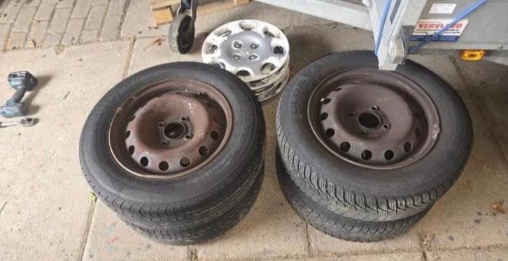 Set stalen velgen met band wieldoppen 50-,, Auto diversen, Wieldoppen, Ophalen