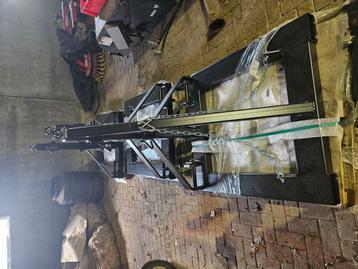 Werktuig dragers  beschikbaar voor biedingen