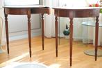 2 klassieke mahonie tafeltjes halve maantjes, Antiek en Kunst, Ophalen