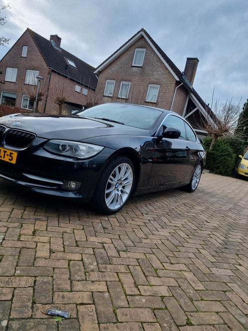 BMW 320i e92 Coupé 2010, Auto's, BMW, Particulier, 3-Serie, Benzine, Euro 5, B, Coupé, Handgeschakeld, Origineel Nederlands, Zwart