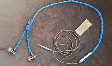 APARTE OORTJES (RITS) EN KOPTELEFOONTJE beschikbaar voor biedingen